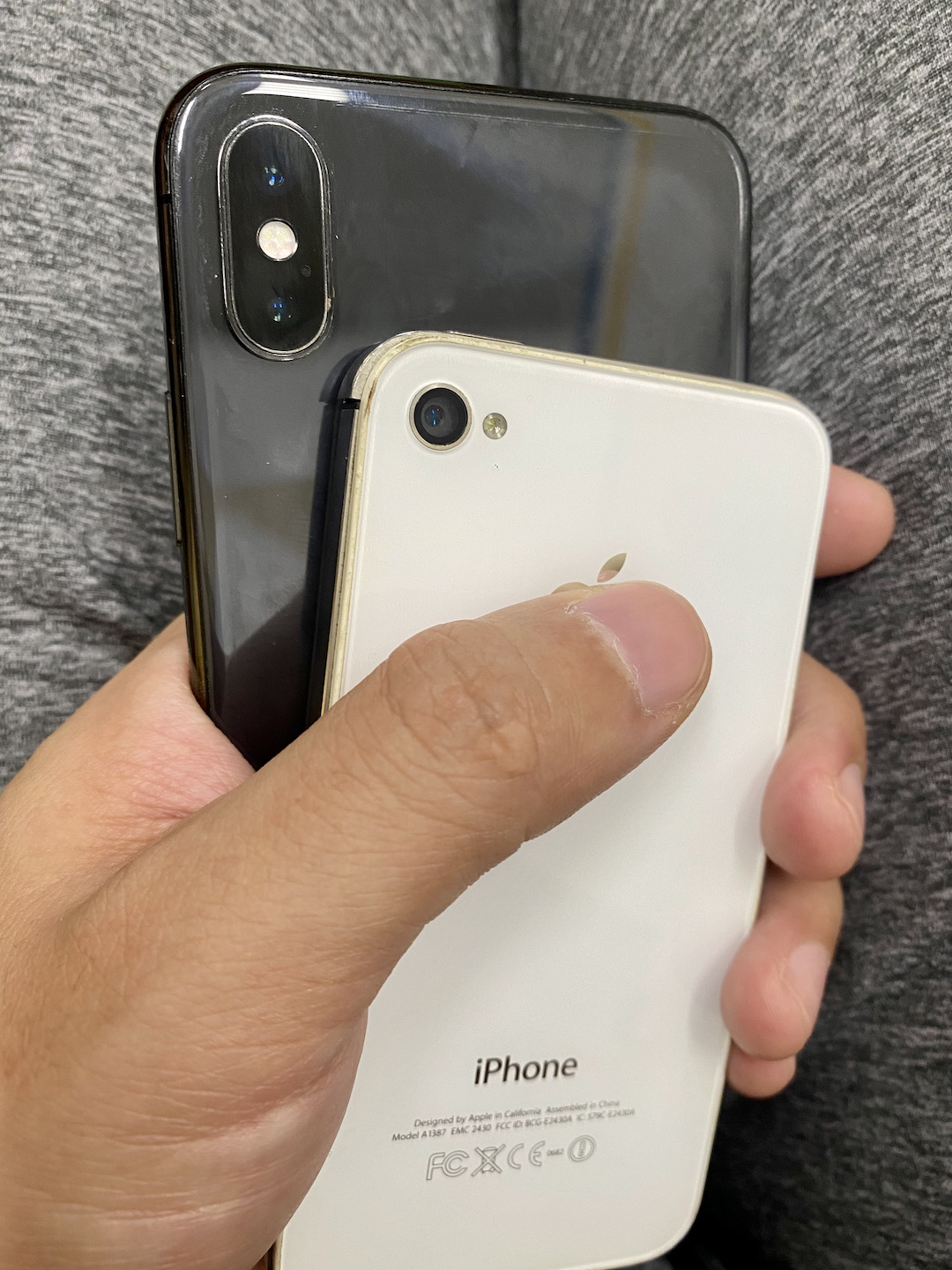 iPhoneX+iPhone4.jpeg
